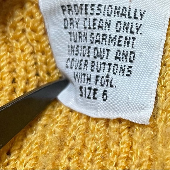 St. John Vintage Knit Sweater - Picture 8 of 12